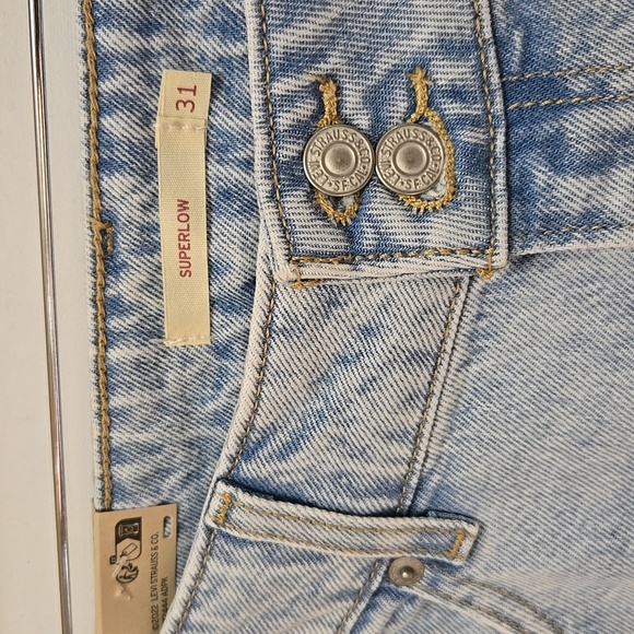 Levi's SuperLow Loose Fit Jeans Baggy Size 31 X 32 Wide Leg Light Wash Low Rise - Picture 8 of 16